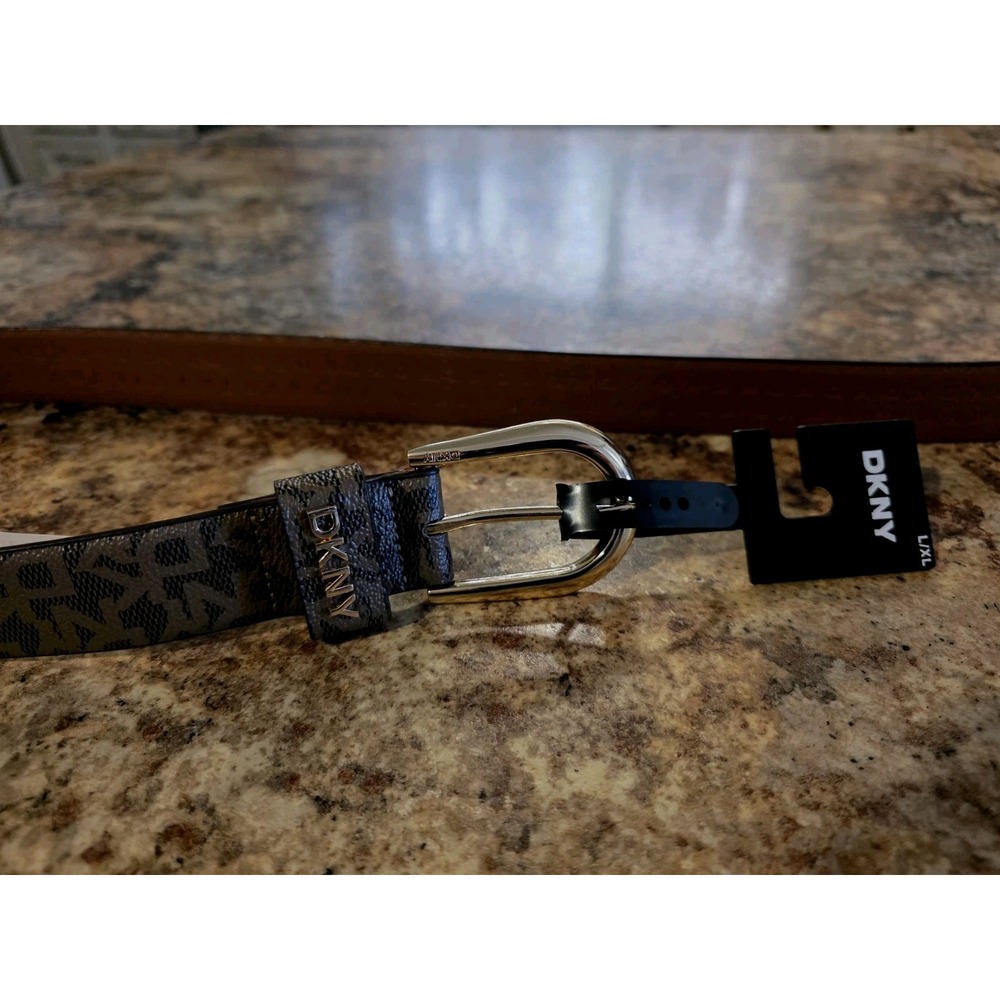 DKNY Signature Logo Goldtone Buckle Reversible Belt Classic Unisex LRG/XLNWT